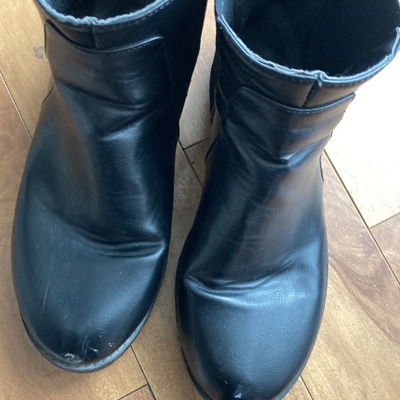 👠BOGO FREE👠ARDENE 💫 Black Slip-On Faux Leather Ankle Boots - Picture 2 of 6